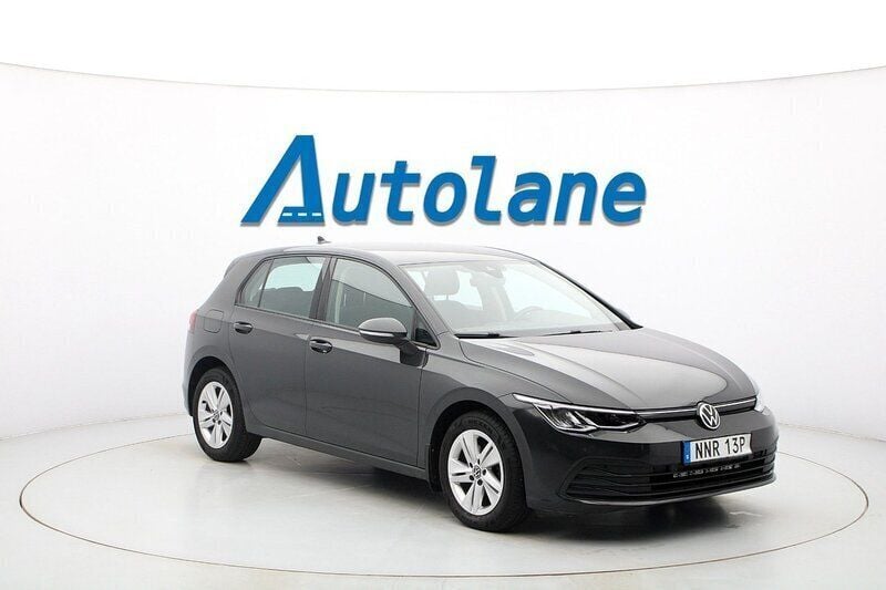 Grå Begagnad 2020 VW Golf VIII Halvkombi | 219 900 kr (Bra pris) - Bild 1/3