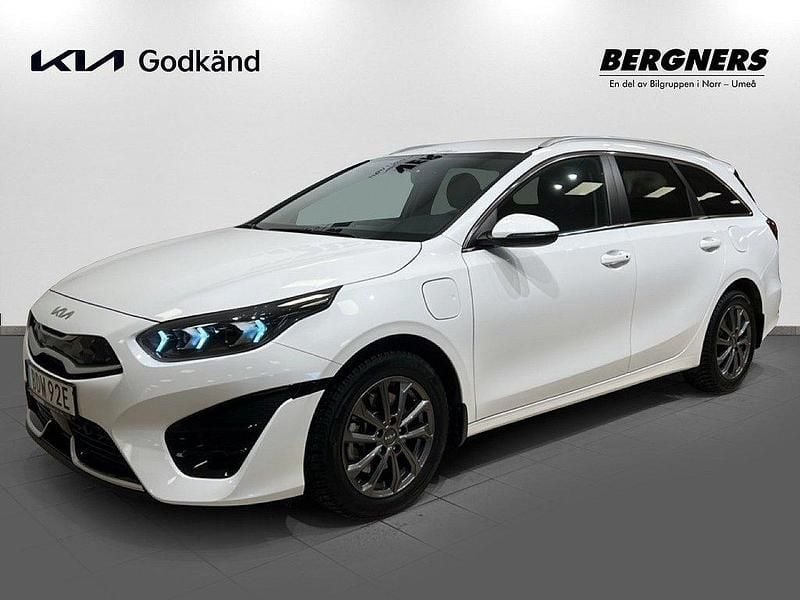 Vit Begagnad 2024 Kia Ceed Sportswagon Kombi | 329 900 kr - Bild 1/4