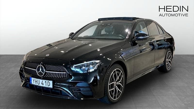 Svart (black) Begagnad 2022 Mercedes E300 Premium Plus Sedan | 499 000 kr (Dyr) - Bild 1/4
