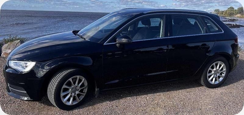 Svart Begagnad 2014 Audi A3 Sportback Halvkombi | 99 900 kr (Bra pris) - Bild 1/4