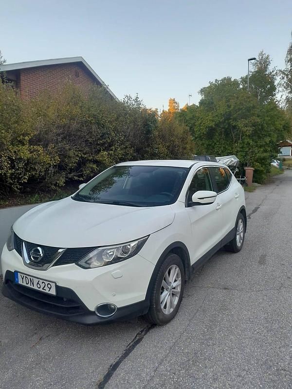 Begagnad 2016 Nissan Qashqai SUV | 70 000 kr (Superpris) - Bild 1/3