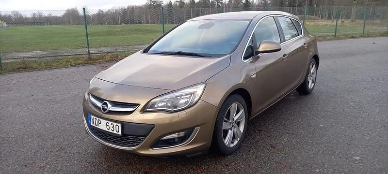 Begagnad 2013 Opel Astra Halvkombi | 62 500 kr (Marknadspris) - Bild 1/4