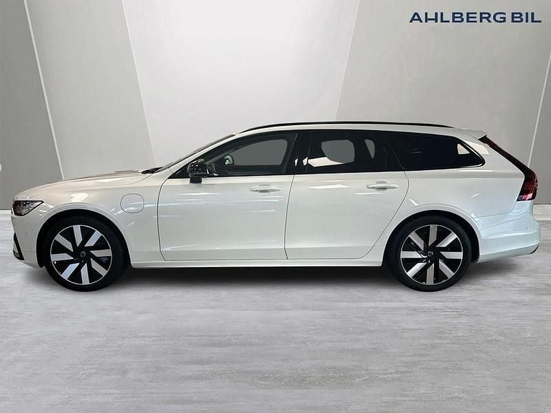 Begagnad Volvo V90 Plus 253 HK (186 kW) 2024 Vit Kombi