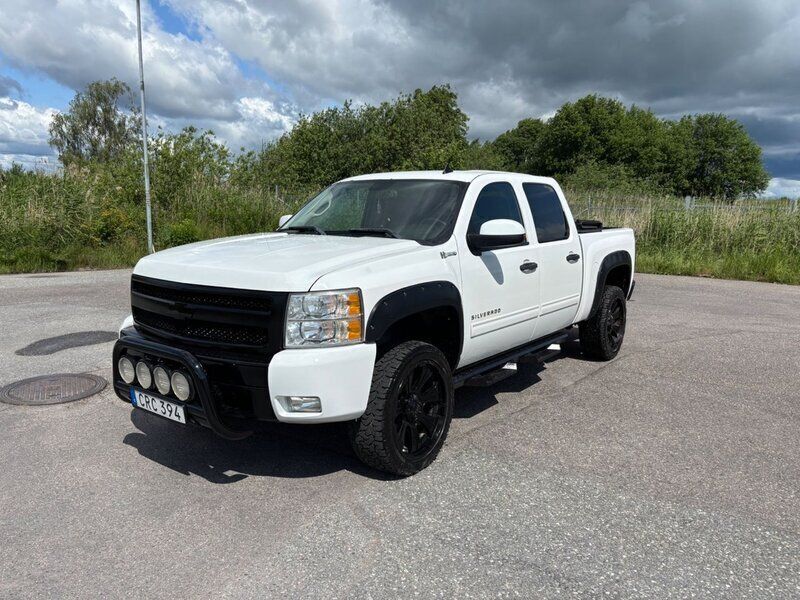Vit Begagnad 2010 Chevrolet Silverado Van | 199 900 kr - Bild 1/4