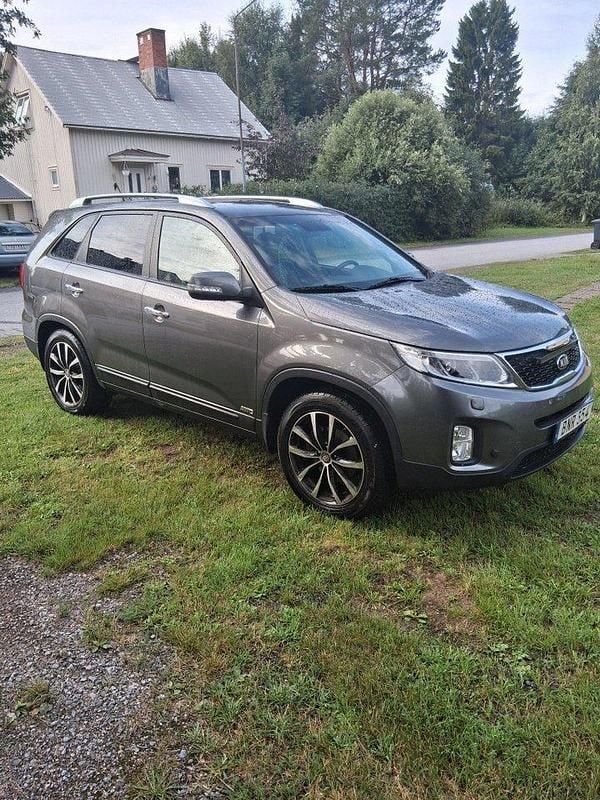 Grå Begagnad 2014 Kia Sorento SUV | 165 000 kr (Marknadspris) - Bild 1/3