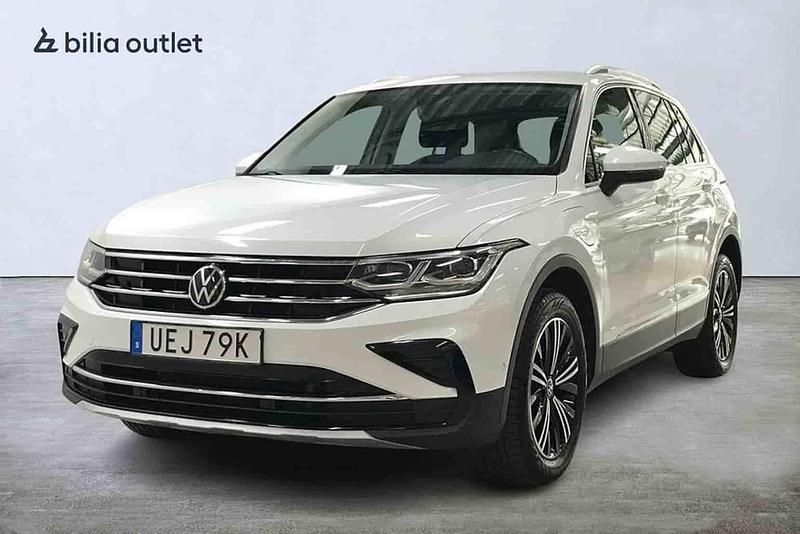 Vit Begagnad 2021 VW Tiguan SUV | 269 900 kr - Bild 1/1