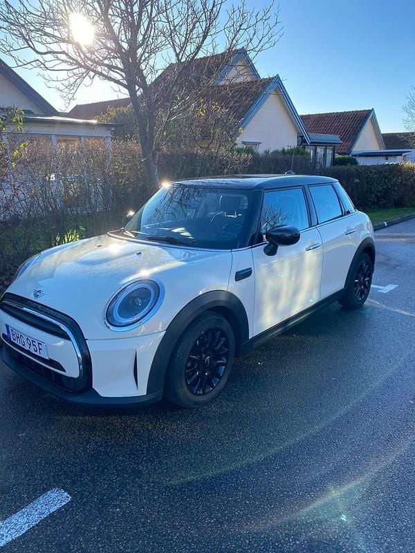 Begagnad Mini Cooper 136 HK (100 kW) 2022 Peppervit Halvkombi
