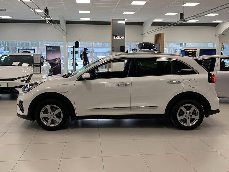 Begagnad Kia Niro Advance 105 HK (77 kW) 2019 Vit SUV