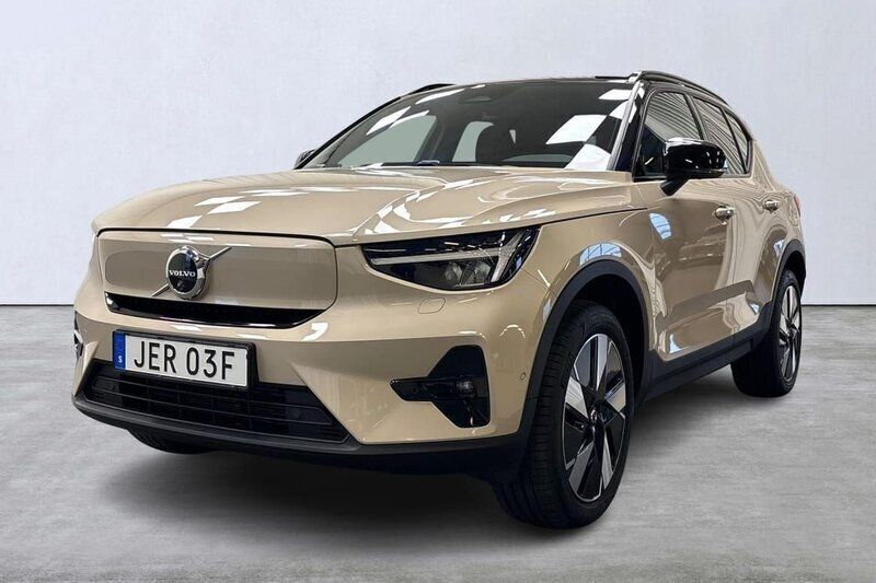 Ljusbrun Begagnad 2024 Volvo EX40 Plus SUV | 539 900 kr (Bra pris) - Bild 1/4