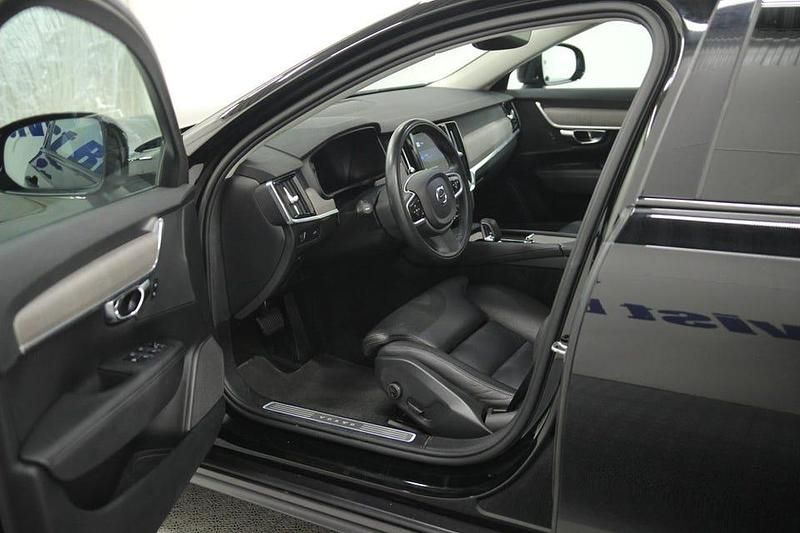 Begagnad Volvo V90 CC 198 HK (145 kW) 2022 Svart Kombi