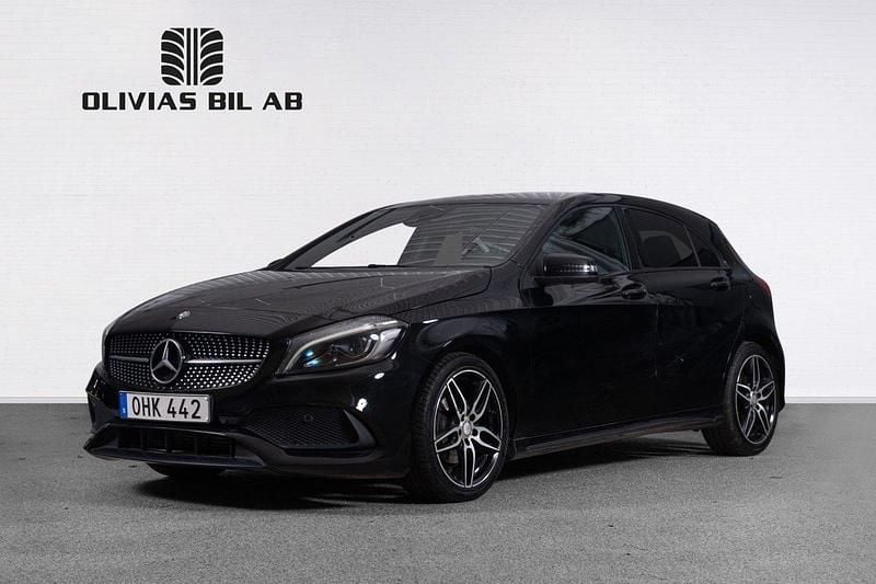 Svart Begagnad 2017 Mercedes A180 AMG Halvkombi | 159 400 kr (Marknadspris) - Bild 1/4