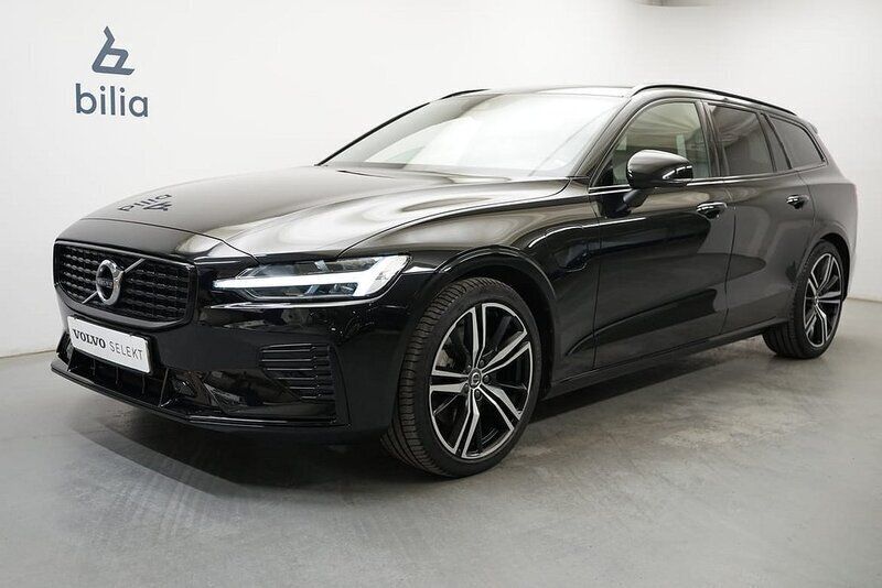 Svart Begagnad 2022 Volvo V60 R-Design Kombi | 429 900 kr (Marknadspris) - Bild 1/3