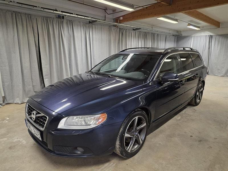 Blå Begagnad 2012 Volvo V70 Momentum Kombi | 82 900 kr (Marknadspris) - Bild 1/4