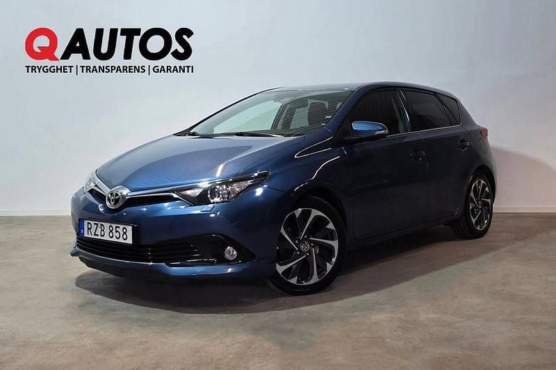 Blå Begagnad 2016 Toyota Auris Multidrive S Halvkombi | 159 900 kr (Marknadspris) - Bild 1/3