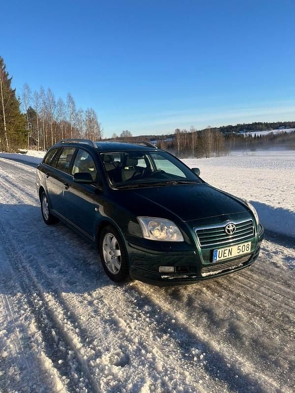 Begagnad 2003 Toyota Avensis Kombi | 23 000 kr (Marknadspris) - Bild 1/4