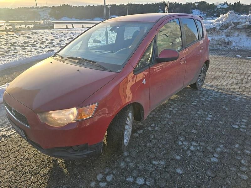 Begagnad Mitsubishi Colt 95 HK (69 kW) 2011 Halvkombi