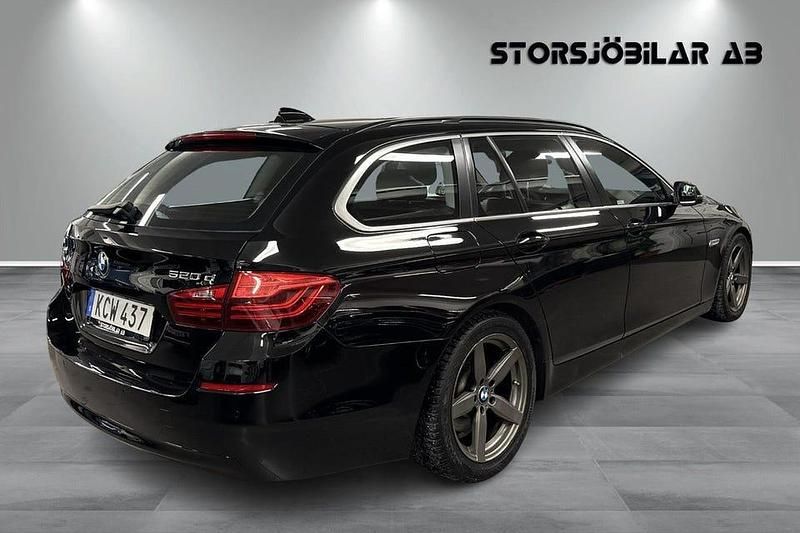 Begagnad BMW 520 190 HK (139 kW) 2017 Svart Kombi