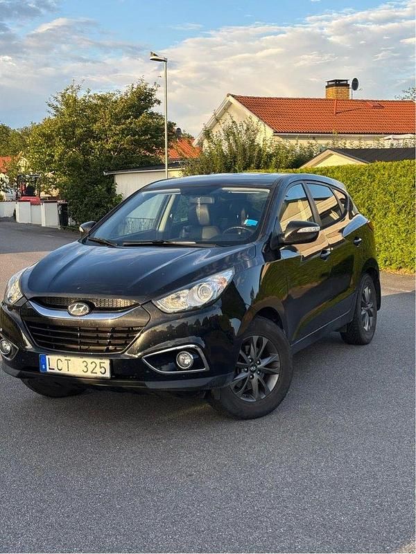 Svart Begagnad 2011 Hyundai ix35 SUV | 74 900 kr (Marknadspris) - Bild 1/4