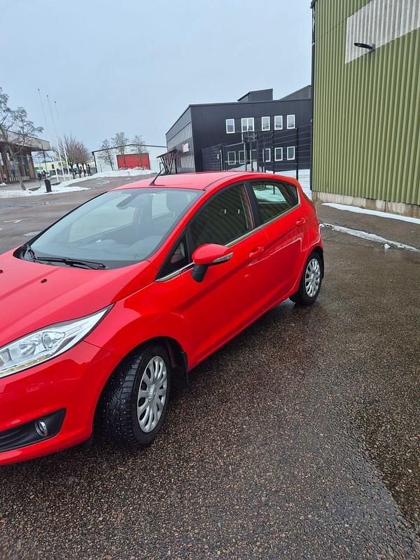 Begagnad Ford Fiesta 100 HK (73 kW) 2016