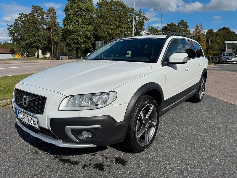 Vit Begagnad 2014 Volvo XC70 Momentum SUV | 154 900 kr (Marknadspris) - Bild 1/4