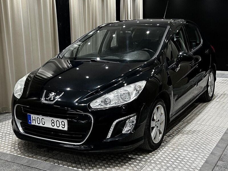 Svart Begagnad 2011 Peugeot 308 Halvkombi | 47 900 kr (Marknadspris) - Bild 1/4