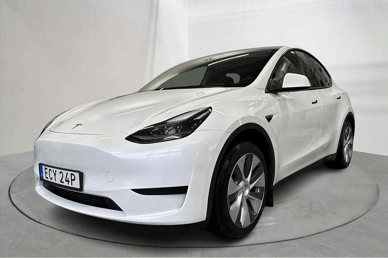 Begagnad Tesla Model Y RWD 250 kW (340 HK) 2023 Vit SUV