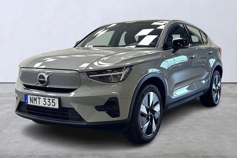 Grå Begagnad 2023 Volvo EC40 Core SUV | 399 900 kr (Lite dyr) - Bild 1/4