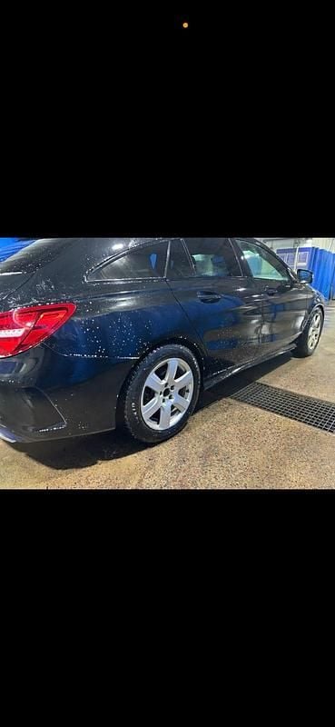 Begagnad Mercedes CLA250 Shooting Brake 211 HK (155 kW) 2018 Kombi