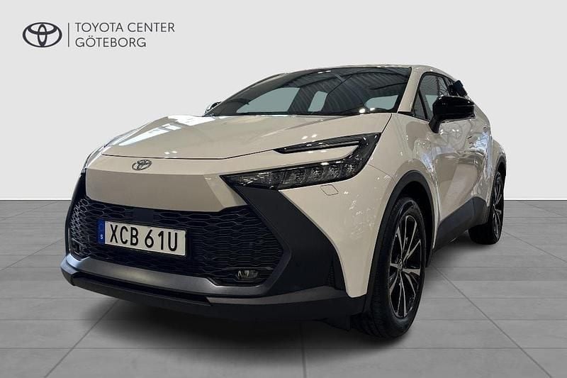 Vit Ny 2025 Toyota C-HR Style SUV | 451 900 kr - Bild 1/3