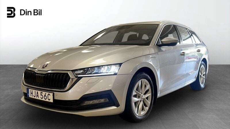 Silver Begagnad 2024 Skoda Octavia SE Kombi | 349 900 kr (Marknadspris) - Bild 1/4