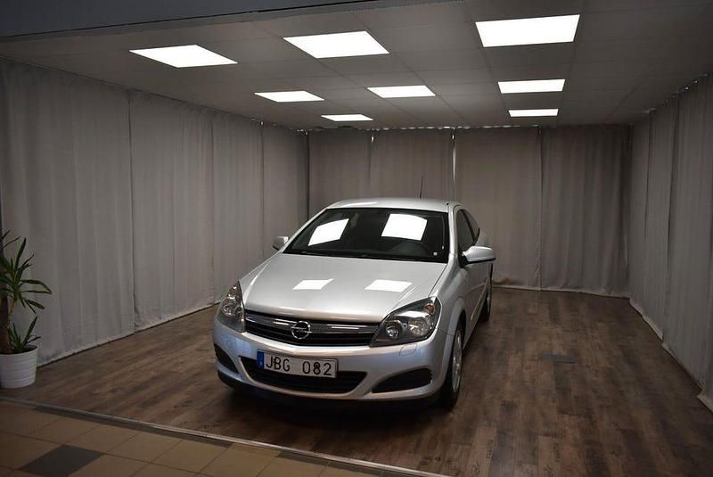 Grå Begagnad 2006 Opel Astra GTC Halvkombi | 34 900 kr - Bild 1/4