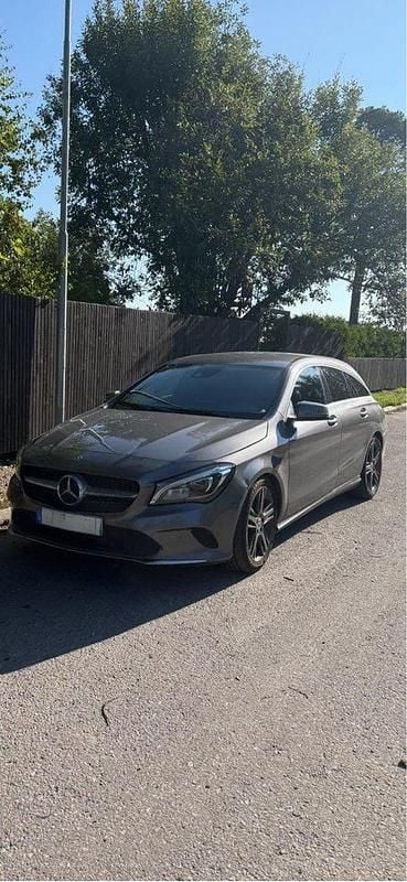 Grå Begagnad 2018 Mercedes CLA200 Shooting Brake Kombi | 175 000 kr (Bra pris) - Bild 1/2