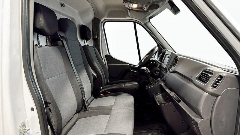 Begagnad Renault Master 150 HK (110 kW) 2023 Vit Minibuss