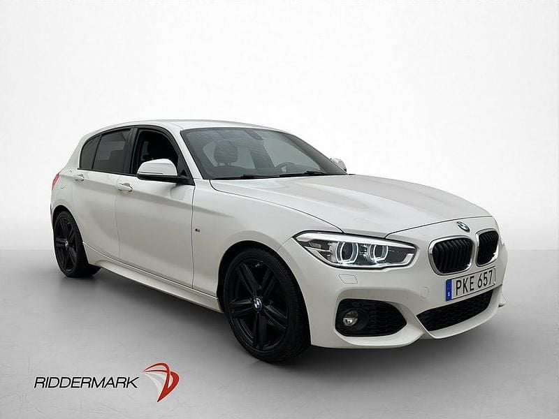 Begagnad BMW 118 Shadowline 136 HK (100 kW) 2017 Vit Halvkombi