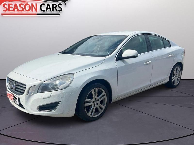 Vit Begagnad 2010 Volvo S60 Summum Sedan | 59 900 kr (Marknadspris) - Bild 1/4