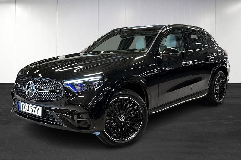 Begagnad 2025 Mercedes GLC300e AMG line SUV | 849 000 kr - Bild 1/4