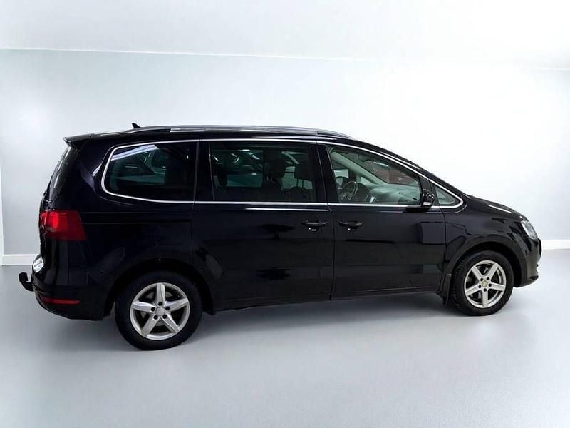 Begagnad VW Sharan 140 HK (102 kW) 2014 Svart Minibuss