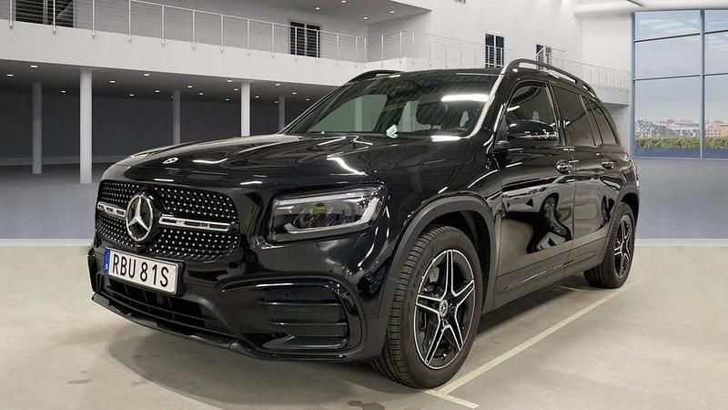 Svart Begagnad 2024 Mercedes GLB220 Premium SUV | 529 000 kr (Marknadspris) - Bild 1/4