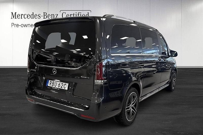 Begagnad Mercedes V300 237 HK (174 kW) 2025 Grafitgrå mörk metallic Minibuss