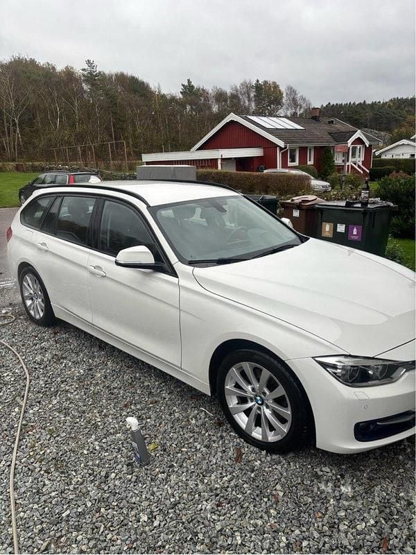 Begagnad 2016 BMW 320 Kombi | 160 000 kr (Marknadspris) - Bild 1/4