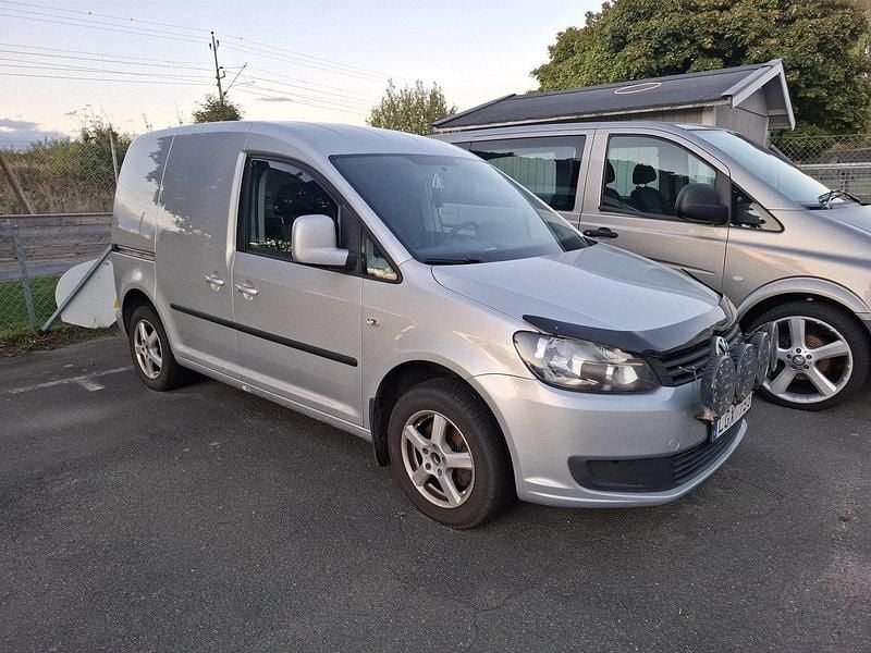 Silver Begagnad 2011 VW Caddy Minibuss | 46 000 kr (Bra pris) - Bild 1/4