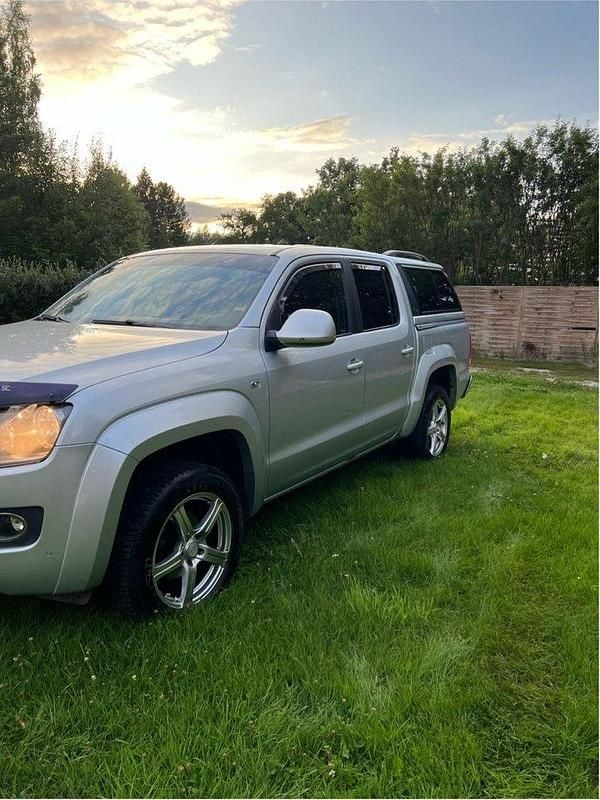 Silver Begagnad 2013 VW Amarok Highline Pickup | 99 000 kr (Bra pris) - Bild 1/4