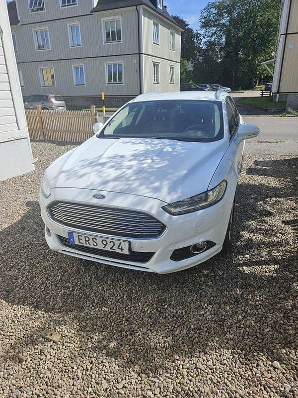 Vit Begagnad 2015 Ford Mondeo Kombi | 110 000 kr (Bra pris) - Bild 1/4