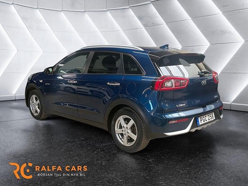 Begagnad Kia Niro Advance 105 HK (77 kW) 2017 Blå SUV