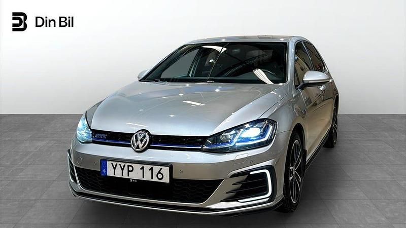 Begagnad VW Golf VII GTE 150 HK (110 kW) 2017 Silver Halvkombi