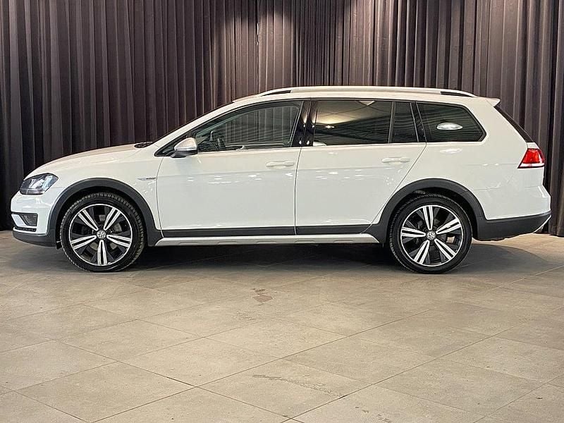 Begagnad VW Golf Alltrack 184 HK (135 kW) 2016 Vit Kombi