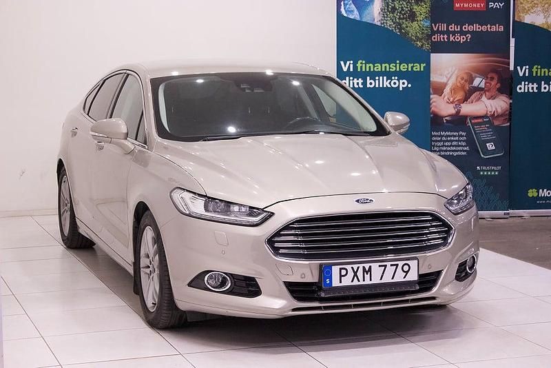 Begagnad Ford Mondeo Titanium 150 HK (110 kW) 2015 Grå Halvkombi