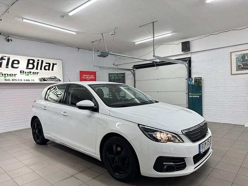 Begagnad Peugeot 308 Active 131 HK (96 kW) 2019 Vit Halvkombi