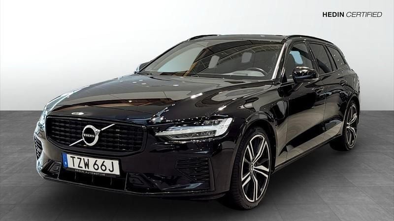 Svart (black) Begagnad 2021 Volvo V60 R-Design Kombi | 309 900 kr (Marknadspris) - Bild 1/4