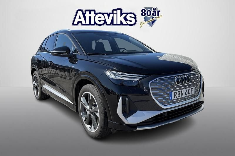 Svart Begagnad 2025 Audi Q4 e-tron S-Line SUV | 649 000 kr - Bild 1/4